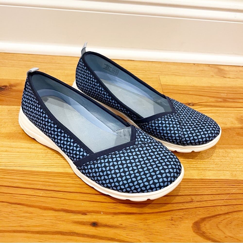 Lands End Shoes Womens 8B Blue Gatas Comfort Slip On Loafers Geometric Print - Picture 3 of 10